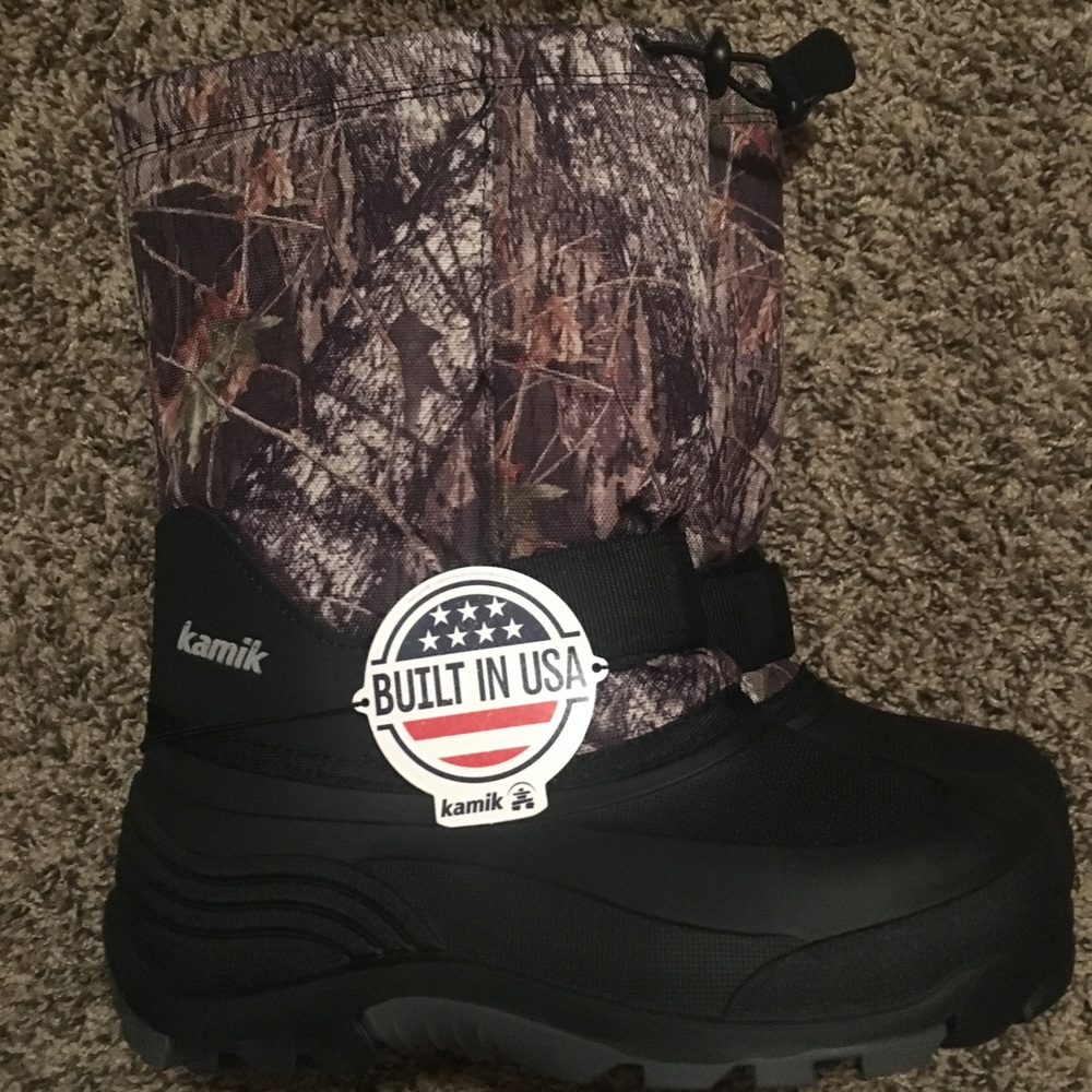 Brand new snow boots